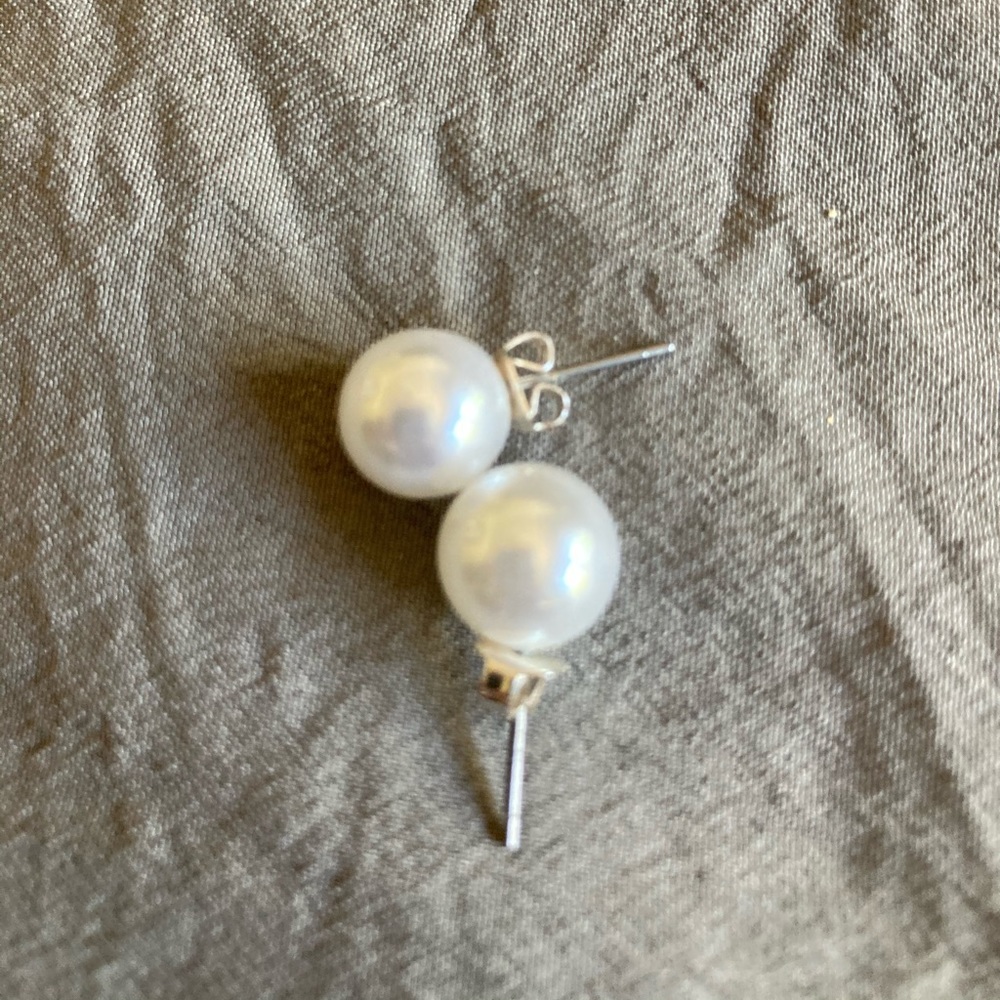 Stud pearls